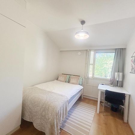Private Rooms Near Metro, Free Parking,Direct Bus From Airport Гельсінкі Екстер'єр фото