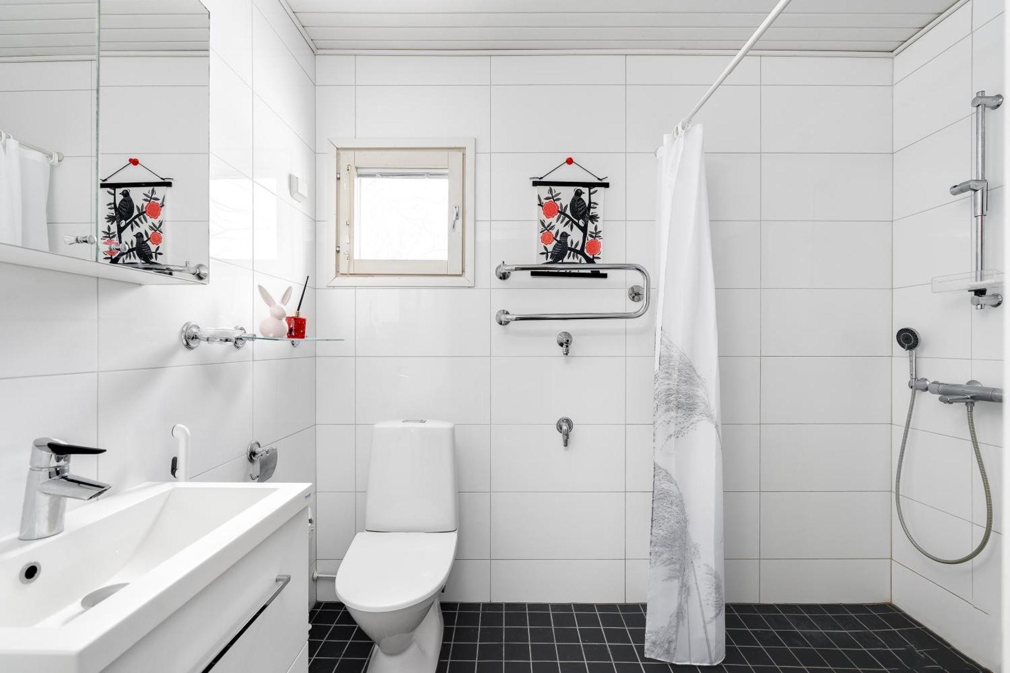 Private Rooms Near Metro, Free Parking,Direct Bus From Airport Гельсінкі Екстер'єр фото